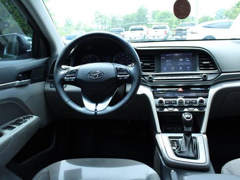 Used 2020 Hyundai Elantra Value Edition FWD image 15