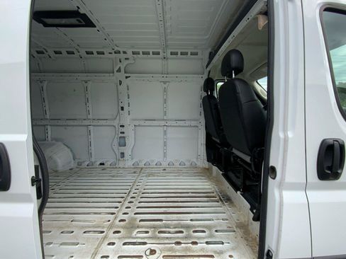 Used 2025 RAM ProMaster 3500 w/ Convenience Group FWD image 11