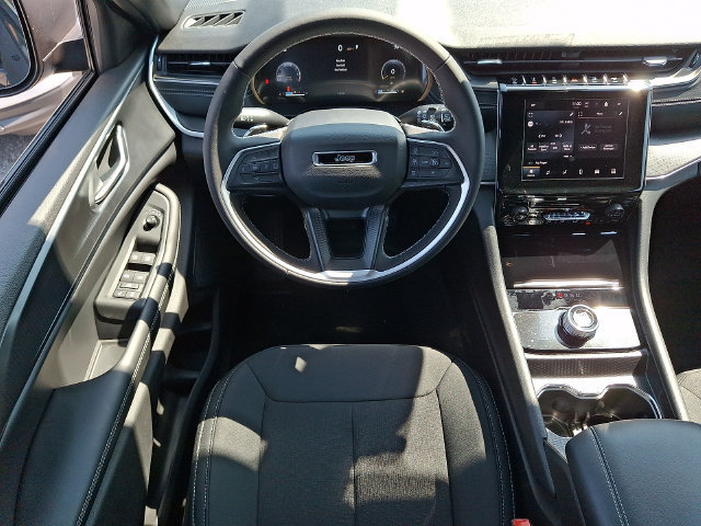 New 2026 Jeep Grand Cherokee Laredo w/ MOPAR Finishing Package AWD/4WD image 8