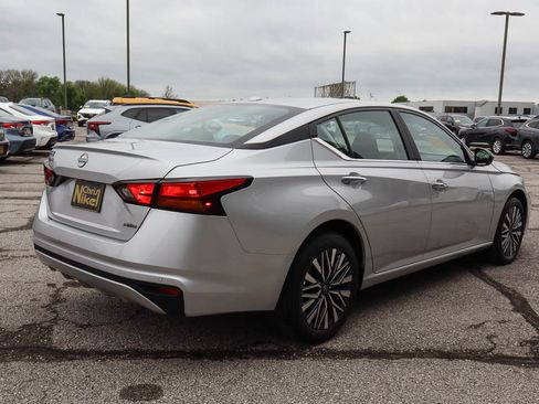 Used 2025 Nissan Altima 2.5 SV image 4