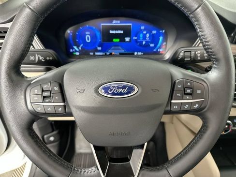 Used 2020 Ford Escape Titanium w/ Titanium Premium Package 2.0 AWD/4WD image 23