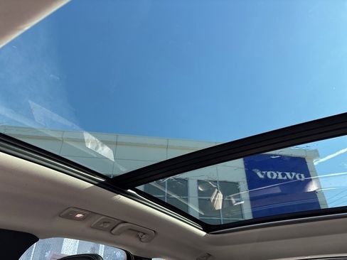 Certified 2023 Volvo XC60 B5 Core w/ Climate Package image 24