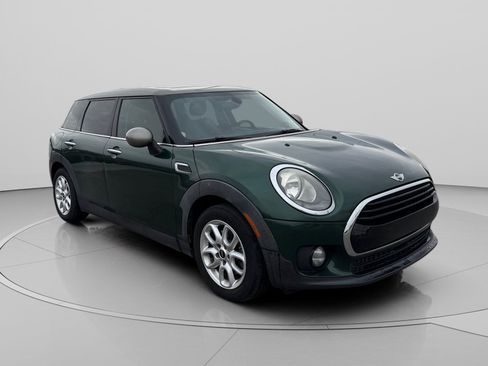 Used 2017 MINI Cooper Clubman w/ Premium Package image 7