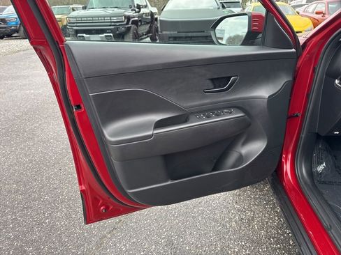 Used 2025 Hyundai Kona SEL image 23