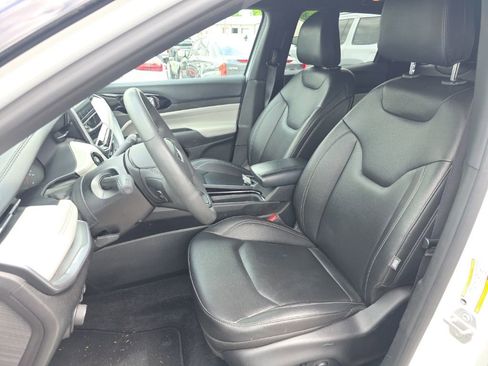 Used 2025 Jeep Compass Limited AWD/4WD image 11