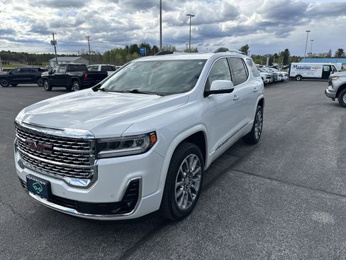 Certified 2023 GMC Acadia Denali w/ Denali Ultimate Package AWD/4WD image 3
