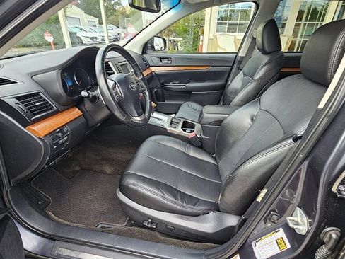 Used 2013 Subaru Outback 3.6R Limited w/ Moonroof Pkg image 9