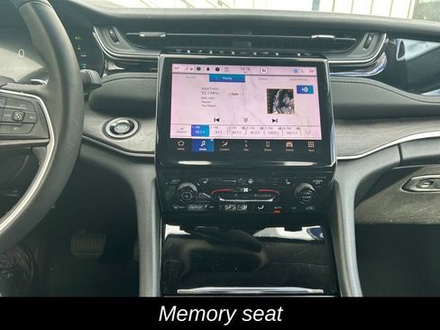 Used 2023 Jeep Grand Cherokee 4WD 4xe image 19