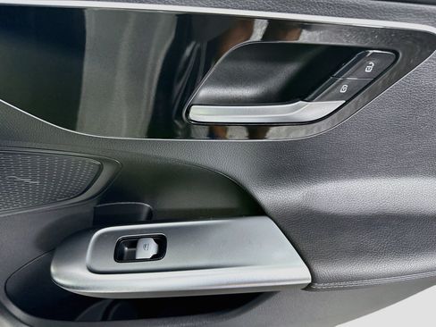 Used 2023 Mercedes-Benz C 300 Sedan image 31
