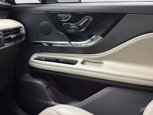 Used 2024 Lincoln Corsair Reserve w/ Equipment Group 201A image 24