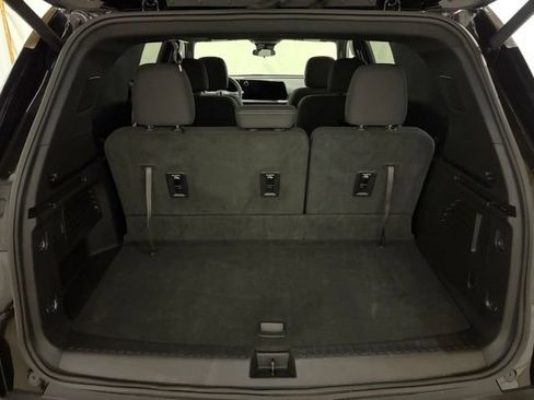 Used 2025 Chevrolet Traverse LT AWD/4WD image 12