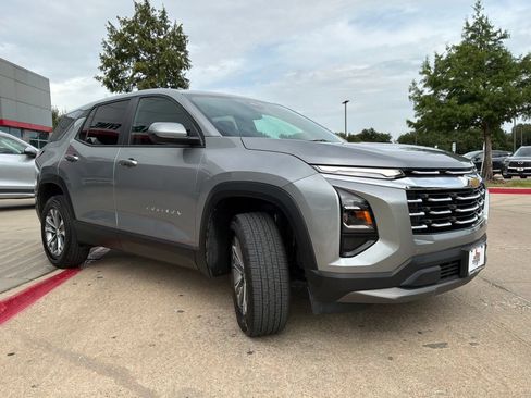 Used 2025 Chevrolet Equinox LT FWD image 4
