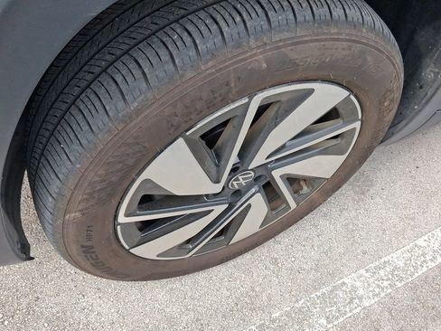Used 2024 Volkswagen Atlas SE FWD image 4