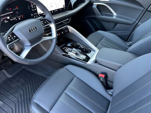 Used 2025 Audi Q5 Premium w/ Convenience Package AWD/4WD image 9