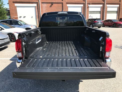 Certified 2023 Toyota Tacoma SR5 AWD/4WD image 25