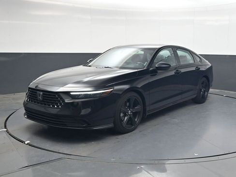 Used 2024 Honda Accord Sport image 8