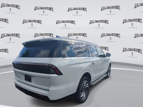 New 2026 Lincoln Navigator L Premier AWD/4WD image 5
