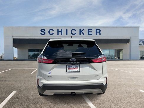 Used 2024 Ford Edge SEL w/ Convenience Package AWD/4WD image 4