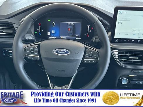 New 2025 Ford Escape SE image 11