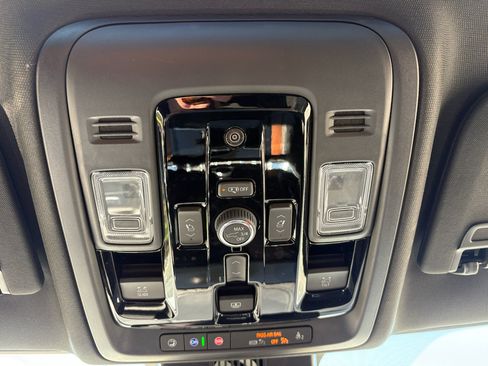 Used 2026 GMC Yukon XL Denali w/ Sun & Power Step Package AWD/4WD image 34