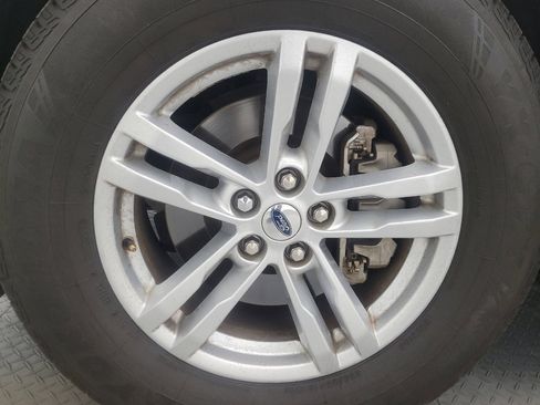 Used 2020 Ford Explorer XLT RWD image 31