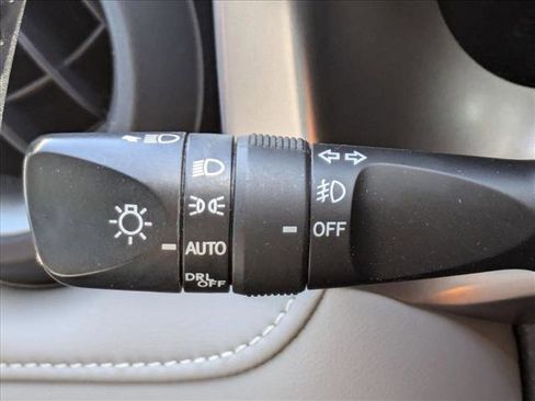 Used 2018 Toyota RAV4 XLE image 11