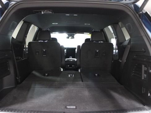 Used 2024 GMC Acadia Denali image 14