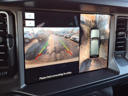 Used 2023 Ford Bronco Outer Banks image 9