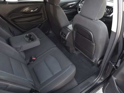 Used 2024 GMC Terrain SLE image 30