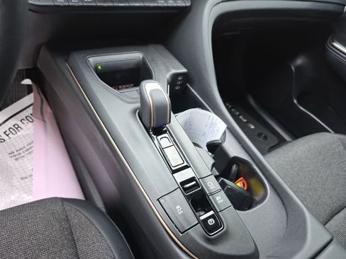 Used 2023 Toyota Crown XLE image 9