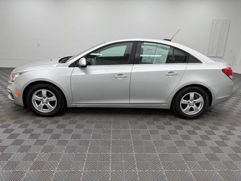 Used 2016 Chevrolet Cruze LT FWD image 12