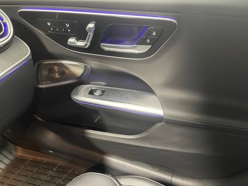 Used 2025 Mercedes-Benz C 300 4MATIC Sedan image 27