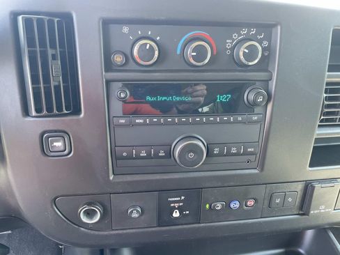 Used 2020 Chevrolet Express 3500 LT w/ LT Preferred Equipment Group RWD image 31