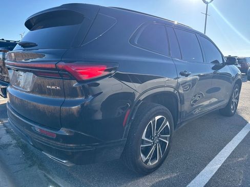 Used 2025 Buick Enclave Sport Touring image 4