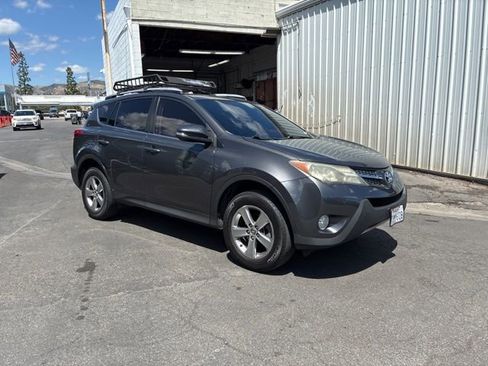Used 2015 Toyota RAV4 XLE FWD image 2