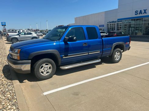 Used 2004 Chevrolet Silverado 1500 4x4 Extended Cab w/ Light Duty Power Package image 1