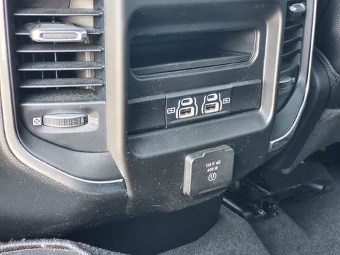Used 2023 RAM 1500 Laramie AWD/4WD image 27