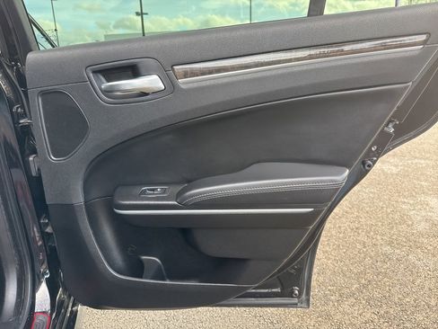 Used 2022 Chrysler 300 Touring L w/ Popular Equipment Group image 22