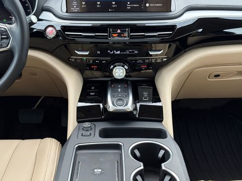 New 2026 Acura MDX SH-AWD image 17