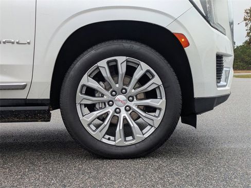 Used 2022 GMC Yukon Denali image 12