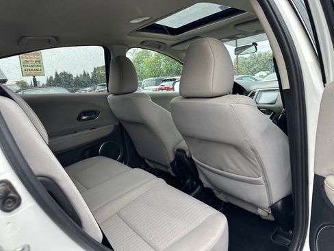 Used 2017 Honda HR-V EX image 19