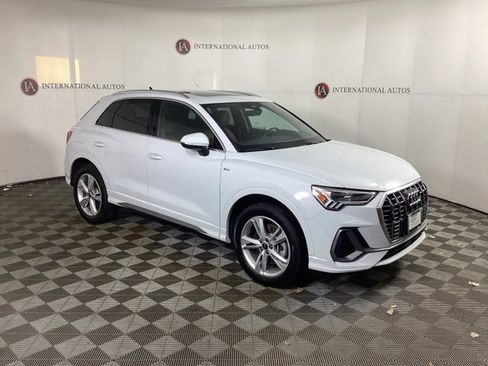 Used 2023 Audi Q3 2.0T Premium Plus w/ Premium Plus Package image 3