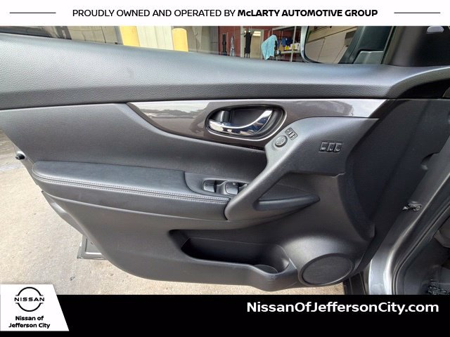 Used 2019 Nissan Rogue SV w/ Premium Package AWD/4WD image 19