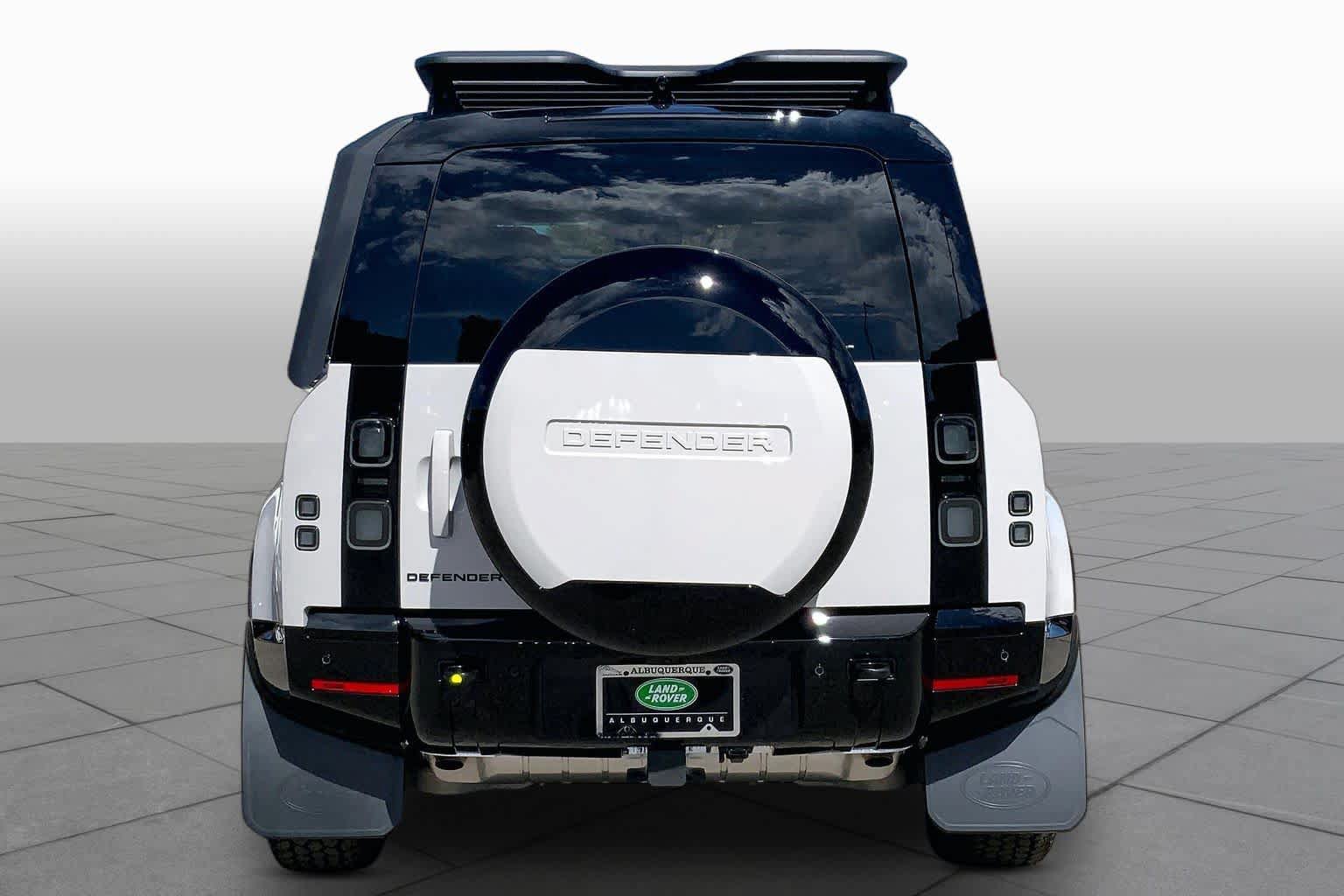 New 2026 Land Rover Defender 110 X-Dynamic SE AWD/4WD image 4
