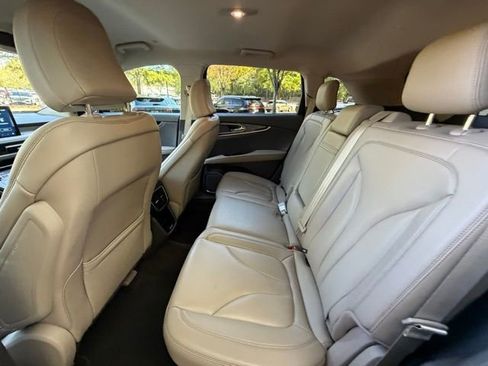 Certified 2022 Lincoln Nautilus FWD w/ Premium Package image 15