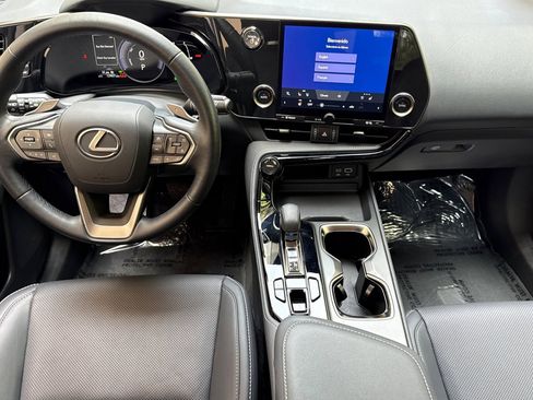 Used 2025 Lexus NX 350h AWD w/ Accessory Package (2T) image 27
