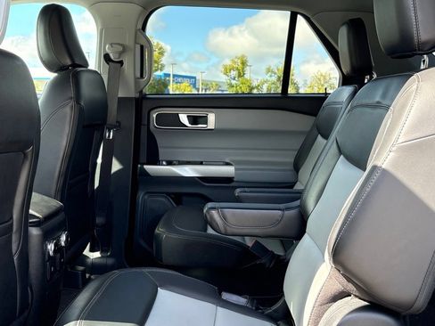 Used 2023 Ford Explorer XLT w/ Equipment Group 202A RWD image 30