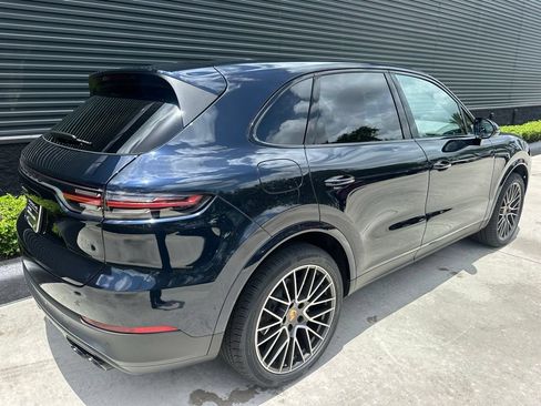 Certified 2023 Porsche Cayenne AWD/4WD image 9