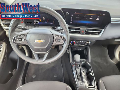 Used 2024 Chevrolet TrailBlazer LS image 25