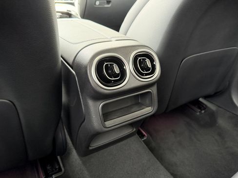 Used 2026 Mercedes-Benz GLC 300 image 29